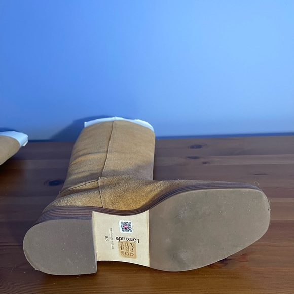 Laroude Tan suede boots - Picture 9 of 11